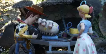 La réplica de felpa de Billy, Goat y Gruff en Toy Story 4