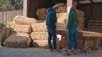 Danner Moun­tain Light Cas­cade worn by Rio (Lake Bell) in Bless This Mess Season 2 Episode 8