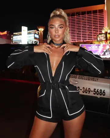Black Dia­mante Drip­pin Slo­gan Chok­er of Jess Hunt on the Instagram account @jesshunt2
