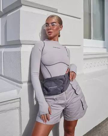 Neva­da Shorts of Jess Hunt on the Instagram account @jesshunt2