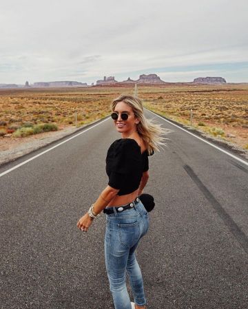 Metal Round Carlotta Scarlini on his account Instagram @carlottascarlini