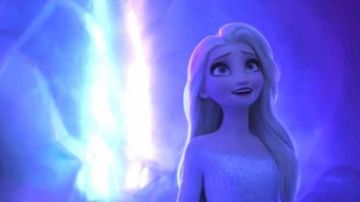 The replica doll of Elsa in The snow Queen 2