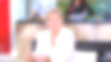 La chemise à rayures de Anne-Élisabeth Lemoine dans C à Vous