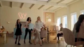 Balenciaga Jersey Stretch Chaussette Bottes portées par Alison S. (Vella Lovell) dans Dollface Season01 Episode03