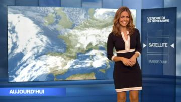 La robe pull ajustée manches 3/4 noir femme de Cali Morales dans Météo de M6