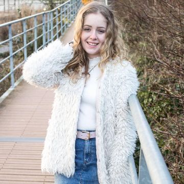 Bleu Denim Jupe de Yasmin Thompson sur l'Instagram account @asliceofchic
