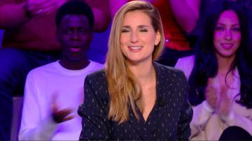 The jacket tailor blue navy jacquard pattern discrete and double-breasted Marie Portolano in Channel sport Club the 30.11.2019