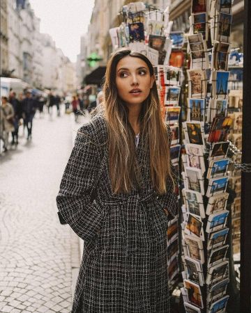The coat plaid Reiko Jeans worn by Wendy Swan's account on the Instagram of @wendyswan