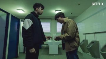 La veste portée par Sofiane (Carl Malapa) dans Mortel (Saison 1)