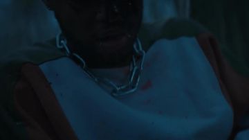 Sweatshirt Nike worn by Scarlxrd in her video clip Demwns & Angels.