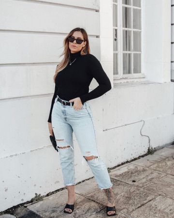 Turtle­neck jumper in Black of Jessica Shears on the Instagram account @jessica_rose_uk