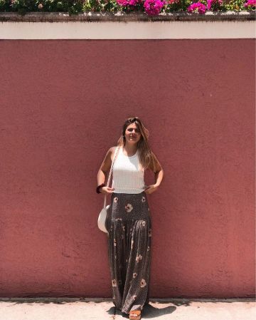 Brown Flo­ral Skirt of Gaby Coburn on the Instagram account @gabycoburn