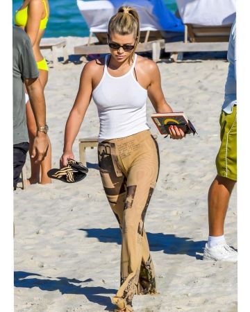 Gafas de sol Chanel Rectangle usadas por Sofia Richie Miami, Florida 28 de noviembre de 2019