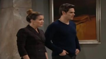 Elie Tahari Mul­ti Plaid Blaz­er worn by Chelsea Lawson Newman (Melissa Claire Egan) as seen on The Young and the Restless November 28, 2019