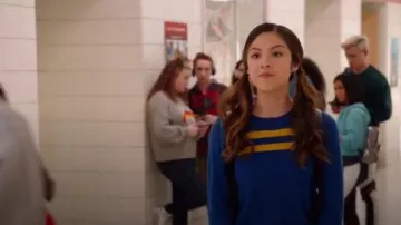 Rebecca Minkoff Bleu Marlowe Chandail porté par Nini (Olivia Rodrigo) dans High School Musical: La Musique: La Série Saison 1, Épisode 4