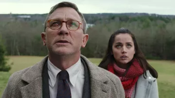 Cutler and Gross eyeglasses worn by Benoit Blanc (Daniel Craig) in Knives Out