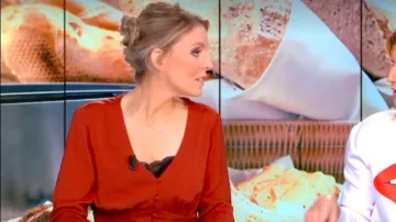 La robe évasée à boutons de Sandra Ferreira dans William à midi