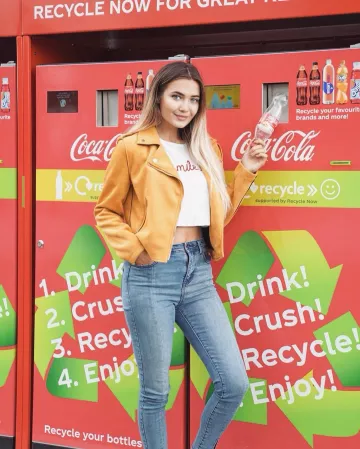 Authentic Mom Jeans Roxi en la cuenta de Instagram @roxxsaurus