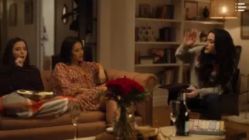 Target Gray Co­ca-Co­la Sweat­shirt worn by Jules Wiley (Kat Dennings) as seen on Dollface Season01 Episode07