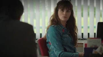 Jean jacket pattern with pink embroidered Elvira (Marina Hands) in Mytho-Season 1 Episode 3