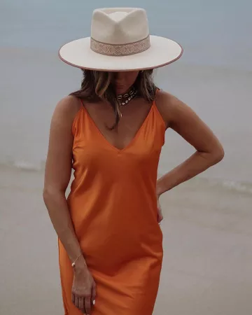 Manque de couleur Ivoire Éleveur Chapeau Spécial de Jena Toomey sur l'Instagram account @jenatoomey