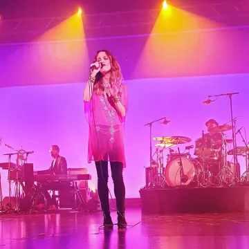 Frame Denim Skinny Jeans worn by  Vanessa Paradis Les Sources Tour Concert in Reims November 29, 2019