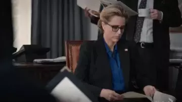 Alexander Mcqueen Cropped Sleeve Blaz­er worn by Elizabeth McCord (Téa Leoni) in Madam Secretary Season 06 Episode 09