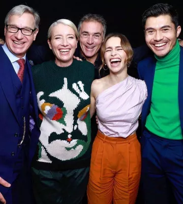 The orange pants worn by Emilia Clarke on his account Instagram @emilia_clarke