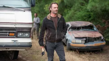 Beige western shirt worn by Rick Grimes (Andrew Lincoln) as seen in The  Walking Dead S04E01
