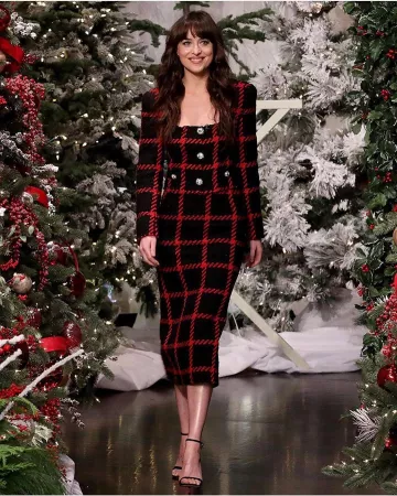 Alessandra Rich Plaid Vérifié Jupe de Dakota Johnson sur le Instagram account @dakotajohnson 28 novembre 2019