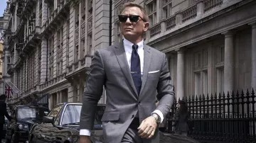 Tom Ford O'Connor Grey Suit worn by James Bond (Daniel Craig) in No Time To Die