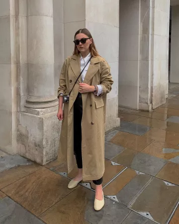 Black Sunglasses of Alix on the Instagram account @icovetthee