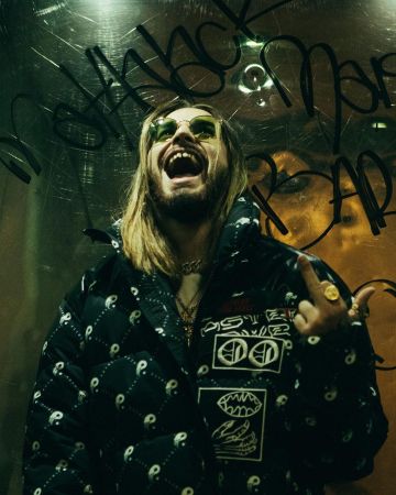 The down jacket Diesel SCH on his account Instagram @sch