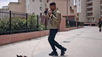 The black sneakers Givenchy of Niska in his clip from The Monday to the Monday