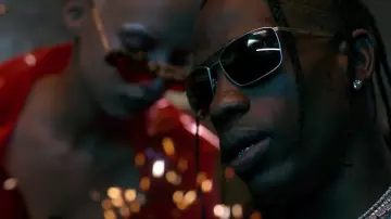 Gafas de sol Arnette Maboneng en gris usadas por Travis Scott en su video musical HIGHEST IN THE ROOM