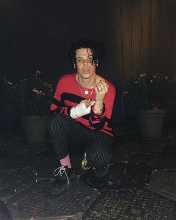 Yungblud: Clothes, Outfits, Brands, Style and Looks | Spotern