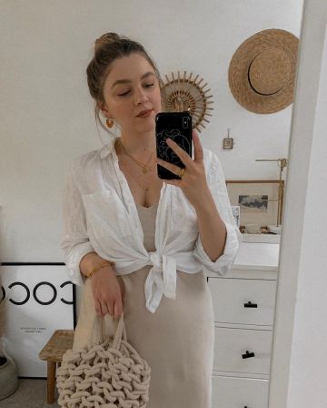 Light Grey Dress of Alix on the Instagram account @icovetthee