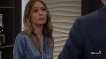 Ramy brook Alanis Robe portée par Abby Newman (Melissa Ordway) comme on le voit sur les Jeunes et Les Agités 5 décembre 2019