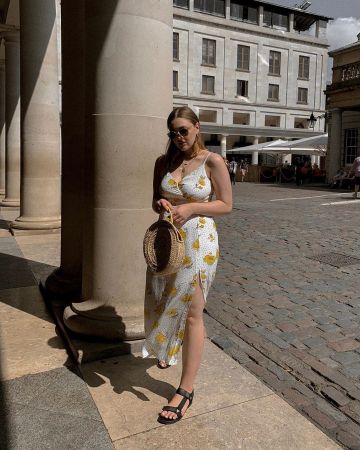 White Floral Dress of Alix on the Instagram account @icovetthee