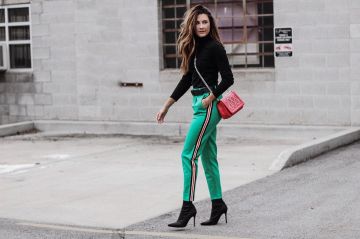 Heel Boot In Black de Jena Toomey en la cuenta de Instagram @jenatoomey