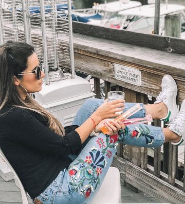 Black Shirt of María Lago on the Instagram account @marialago