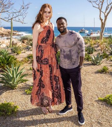 The t-shirt tie-dye gray Kevin Hart on the account Instagram of @kevinhart4real