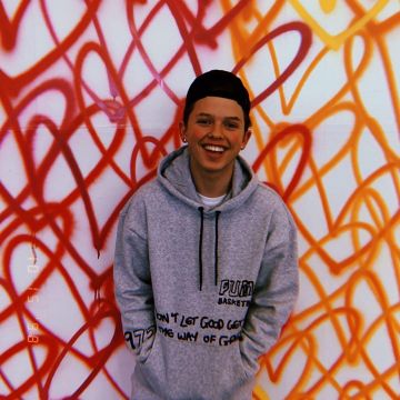 The sweat hoodie-grey Puma Jacob Sartoriussur the account Instagram @jacobsartorius 