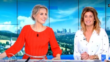 The pleated Dress red Sandra Ferreira in William at noon