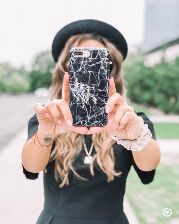 Phone Ring of María Lago on the Instagram account @marialago