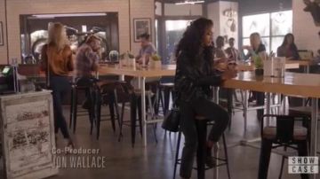 Rag & Bone Stan­ton Chelsea Boot worn by Olivia Baker (Samantha Logan) in All American Season 2 Episode 8