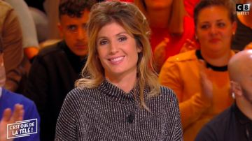 The sweater collar amount of Money of Caroline Ithurbide in It is that of the tv !