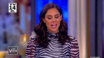 Staud Zebra Print Midi Dress usado por Abby Huntsman en The View diciembre 4, 2019