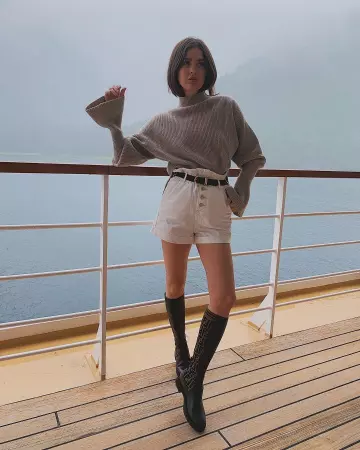 Sock Knee High Boot of Paola Alberdi on the Instagram account @paolaalberdi