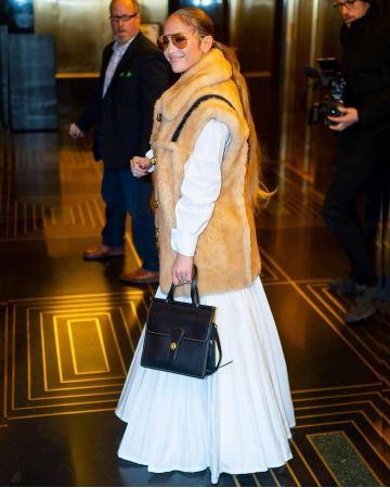 Coach Vintage Willis Handle Bag usado por Jennifer Lopez Ciudad de Nueva York 5 de diciembre de 2019